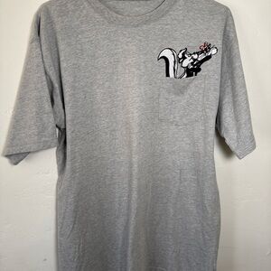 Vintage 90s ACME Looney Tunes Pepe Le Pew Embroidered Pocket T-Shirt - XL Gray
